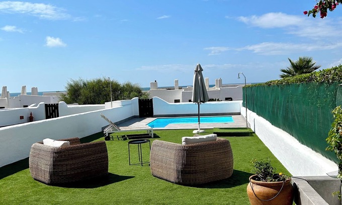 Sector N - Nutria Villa | Unbeatable location, right on the beach, house for 8-10 people
