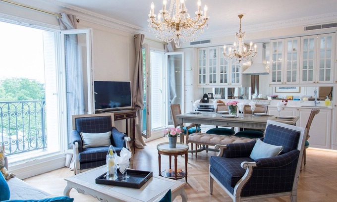 Quartier du Gros-Caillou Apartment | Unbelievable Home Away from Home with Balcony and Eiffel View
