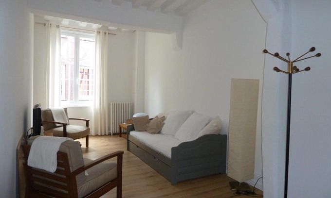 Rouen City Centre Bed & Breakfast | Une Chambre Dans L'atelier De R