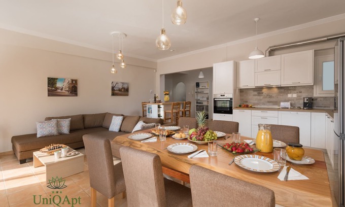 Corfu Town Apartment | UniQApt luxury apartment in Corfu Town