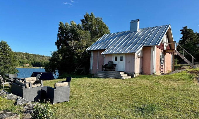 Sorunda House | Unique and simple accommodation in the Stockholm archipelago on a peninsula next to Sorunda.