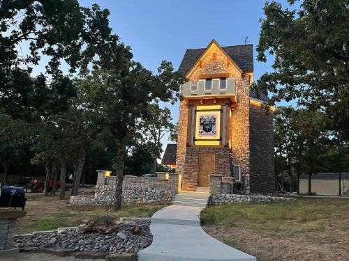 Skiatook House | Unique Castle on the Lake
