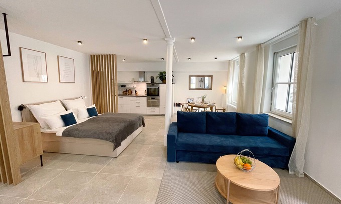 Rathaus Apartment | Unique city center studio with carport