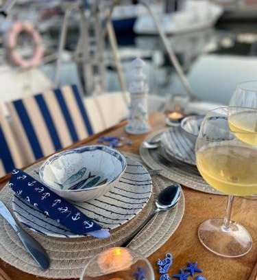 Poblats Maritims Boat Rental | Unique Experience in Sailboat! In The 4 Seasons!