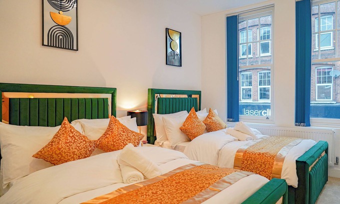 Northcote Apartment | Unique Gem Block Apartment in Central London