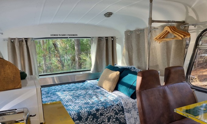 Healesville House | Unique getaway for two in the restored Bedford Bus - 5 min from the town centre!