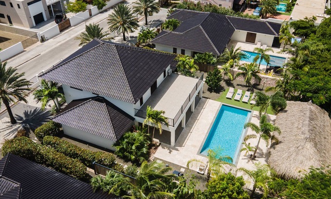 Jan Thiel Villa | *UNIQUE* Luxury Villas for 16 people within walking distance of Jan Thiel Beach.