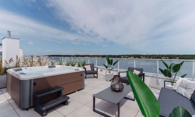 Orlinki Apartment | Unique penthouse with a rooftop and jacuzzi