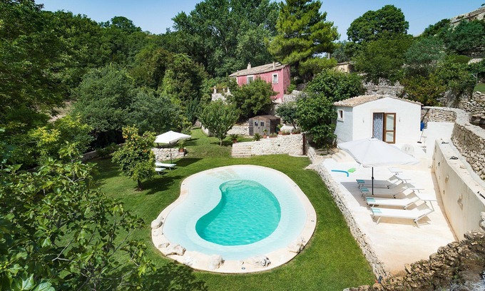 Palazzolo Acreide House | Unique restored villa with private pool nestled in unspoiled valley