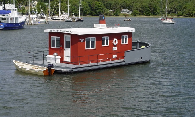 Mac Mahan Boat Rental | Unique, romantic, motorless floating island w/4 hp skiff