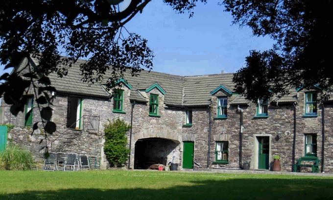 Caherdaniel Other | Unique stone farmhouse,gamesroom/studio/sauna.Golf courses, beaches & fishing.