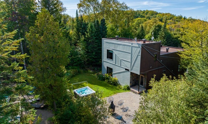 Val David Ski Chalet | Unique, vast and beautiful architectural home with breathtaking view!