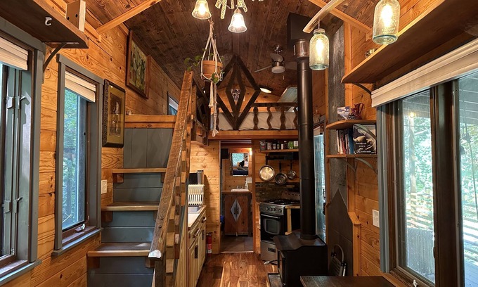 Weaverville Cabin | Uniquely crafted Tiny-cabin retreat with Hot Tub and Sauna