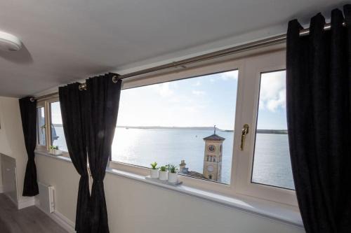 Cobh Apartment | Unit 6 Penthouse Apartment With Harbour & Island Views