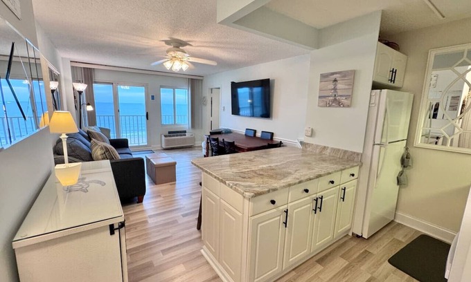 Northeast Virginia Beach Apartment | Unit 604 - Unit 604 - Modern Beach Vibes Oceanfront Living