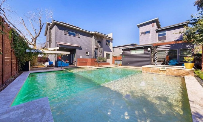 MLK House | Unit B Cute 2 bed 2 bath private home with shared pool