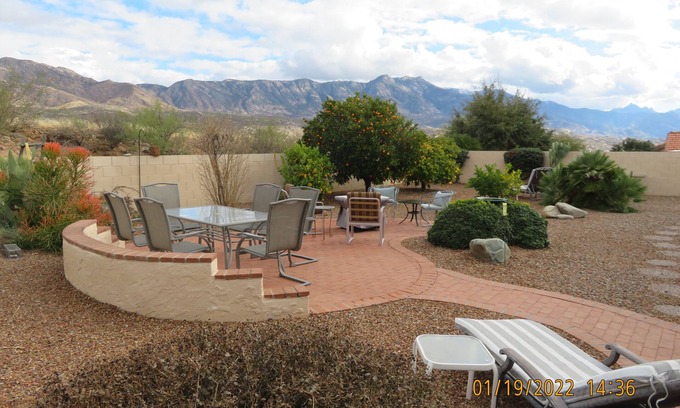 Saddlebrooke House | Unobstructed mountain views