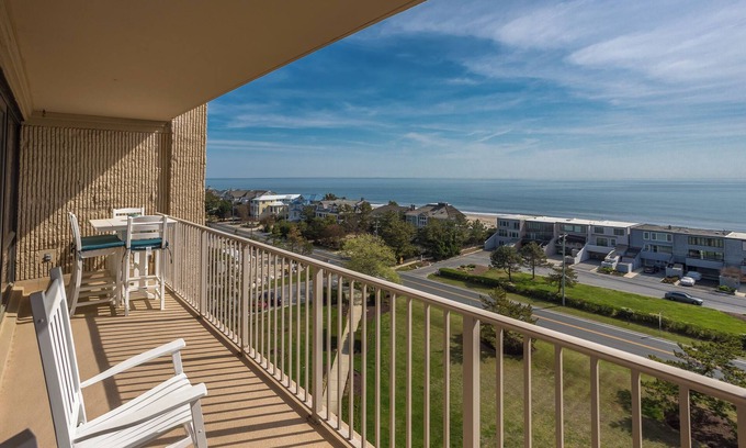 The Glade House | Unobstructed Ocean Views Private Beach Pool Parking Clean