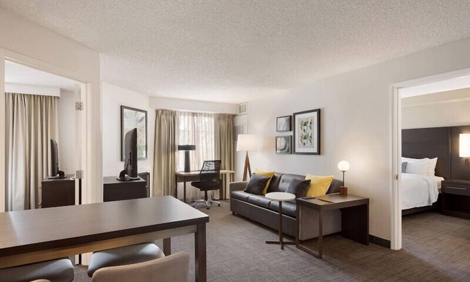 Reno/Tahoe Airport Resort | Unwind and Relax! Spacious Unit w/Full Kitchen, Pet-friendly, Free Breakfast!