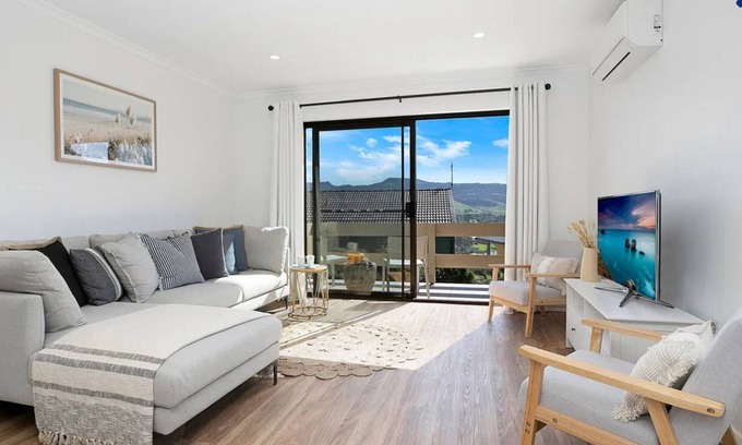 Gerringong Apartment | Unwind – gem with beautiful hillside views