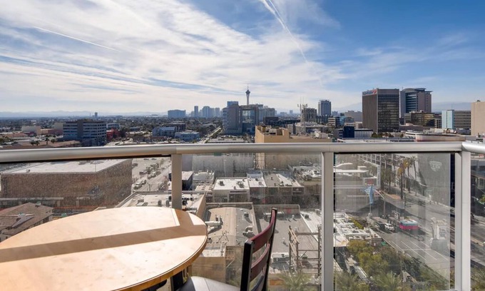 Downtown Las Vegas Condo | upbeat high-energy surroundings