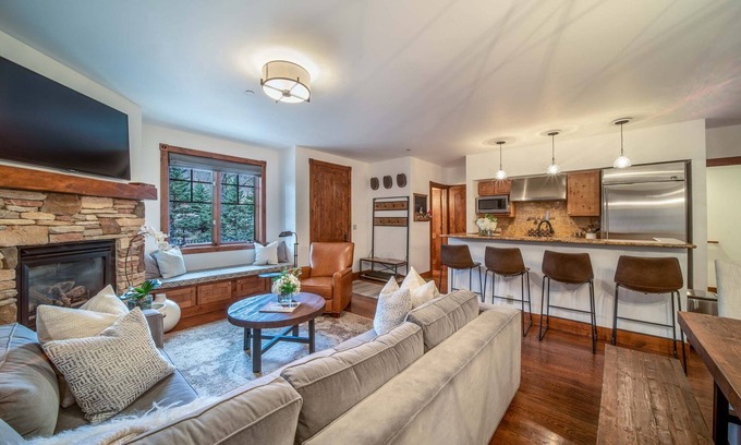 West End Condo | Update 3 bedroom a few blocks from the heart of Aspen!
