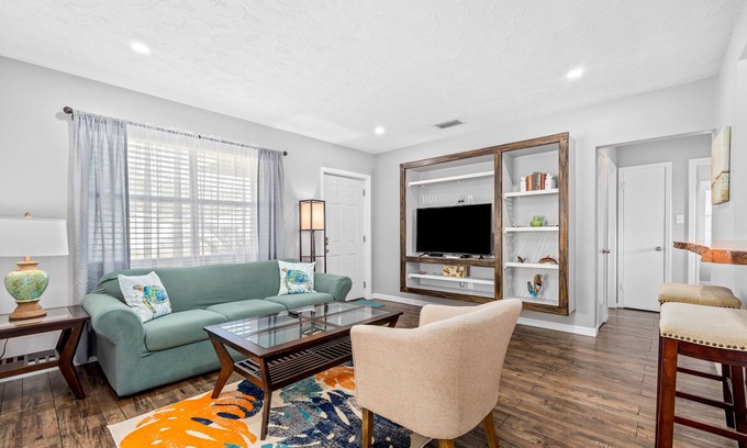 Bradenton House | Updated, dog-friendly home with fenced yard, koi pond, firepit, & W/D