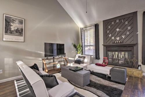 Westover House | Updated Fayetville Townhome-Away-From-Home with Yard