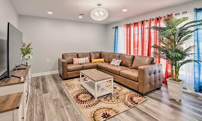 Palmyra House | Updated Home w/Pool Table ~ 4 Mi to Hershey!
