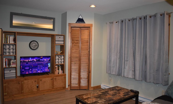 Carrabassett Valley Condo | Updated retreat minutes from Sugarloaf