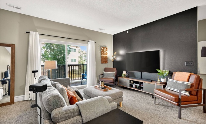 West Des Moines Apartment | Upgraded | Garage | Balcony | Resort Amenities