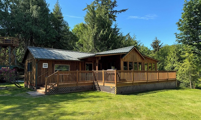 Clallam Bay Cabin | Upper Twin Cabin - Beautiful Private Cabin near Olympic National Park