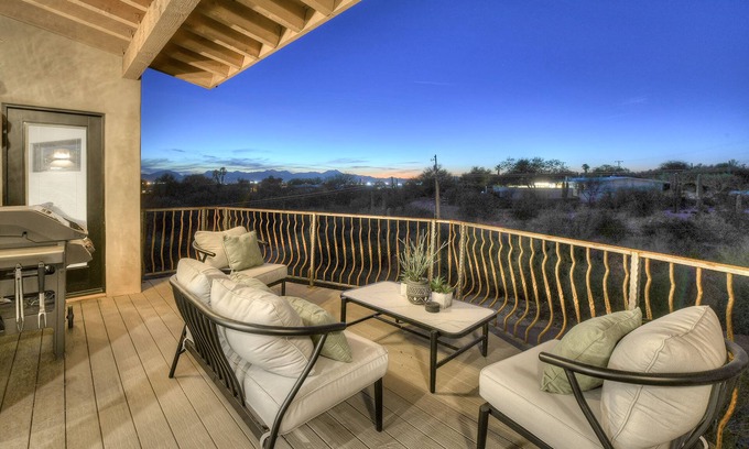 Catalina Foothills Estates House | Upscale 1,200-foot spa retreat with fireplace, grill, and mountain views