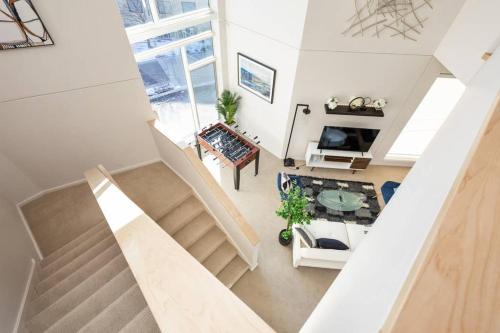 Downtown Indianapolis House | Upscale 3BR Penthouse by CozySuites
