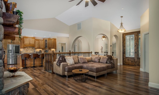 Groveland House | Upscale 5BR Family & Friends Retreat Near Yosemite!