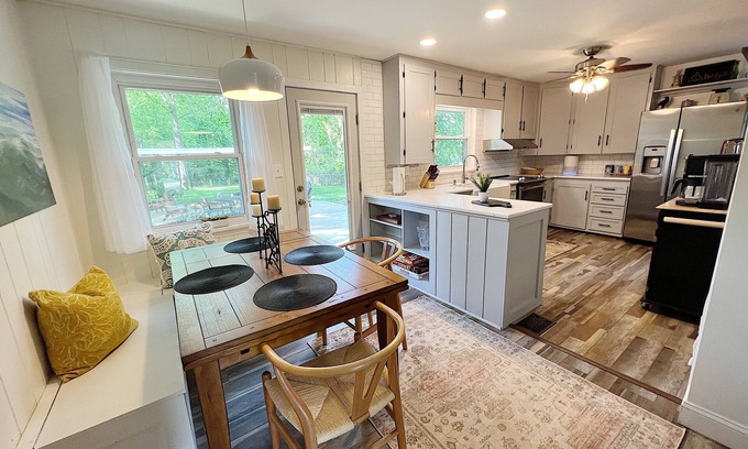 Winston - Salem Cottage | Upscale City Cottage Getaway