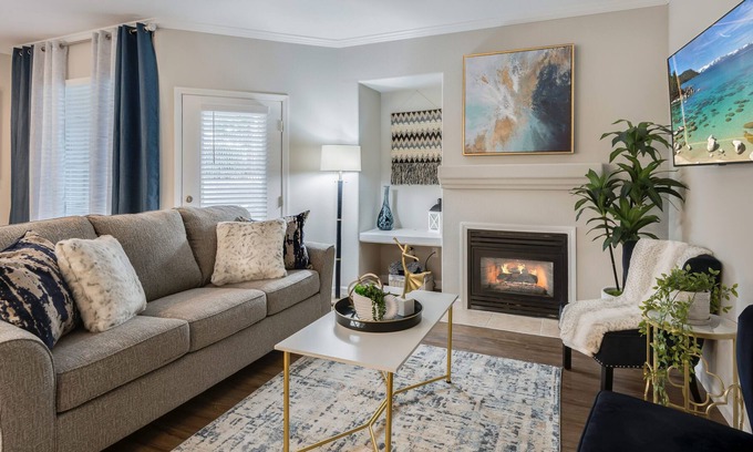 Roseville Apartment | Upscale, Furnished Apartment + Private Garage