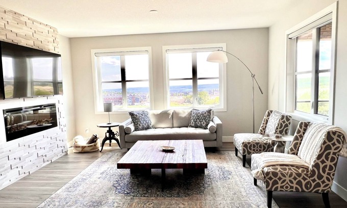 Southwest Calgary Condo | Upscale luxury 2 bed plus office with panoramic views of the rolling foothills!