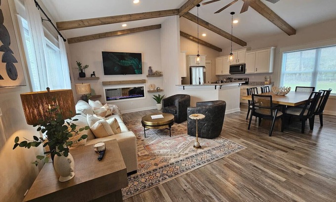 Middletown House | Upscale New Construction Ranch