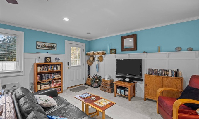 New Bern Apartment | Upstairs Apartment One Mile from Medical Center