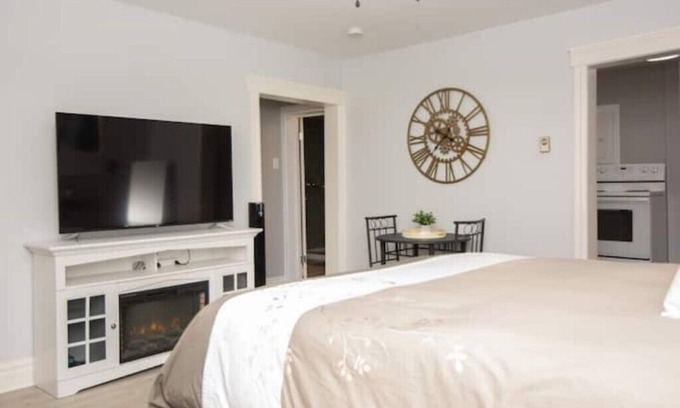Saint John Apartment | Uptown gem, cozy apt 3 min walk to hospital