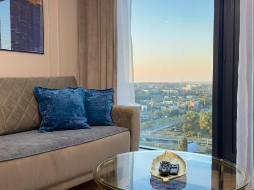 Katowice Apartment | URBAN APARTMENTS GLOBAL SkyLine, 25th floor No 05, Free Garage, Self Check-in, No Deposit