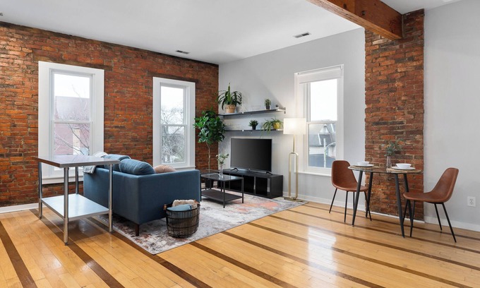 Italian Village Apartment | Urban Condo in the Heart of Historic Short North District on High Street