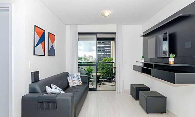 Bigorrilho Apartment | Urban Oasis with Breathtaking Views at Sky CWB