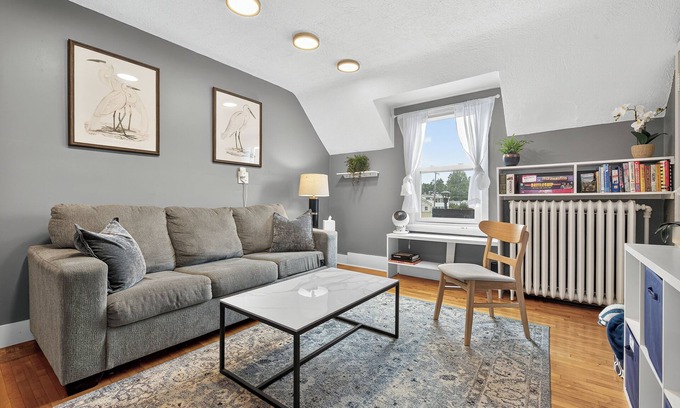 Nokomis Apartment | Urban Retreat 1BD + Sleeper Sofa Sleeps 4 Close to Airport & Downtown