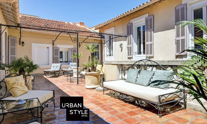 Carpentras Hotel | Urban Style Blason du Ventoux
