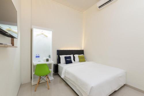 Rajabasa Hotel | Urbanview Hotel Binwa Syariah Lampung by RedDoorz