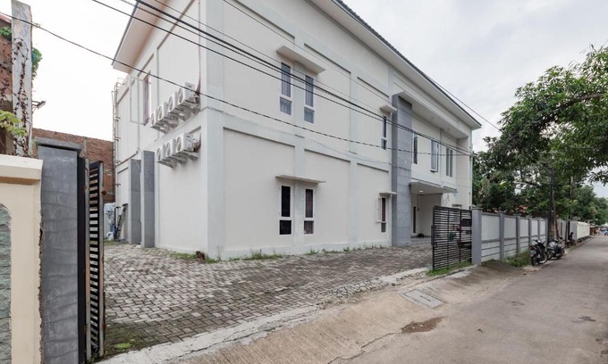 West Cirebon Hotel | Urbanview Hotel Sabar Residence CSB Mall