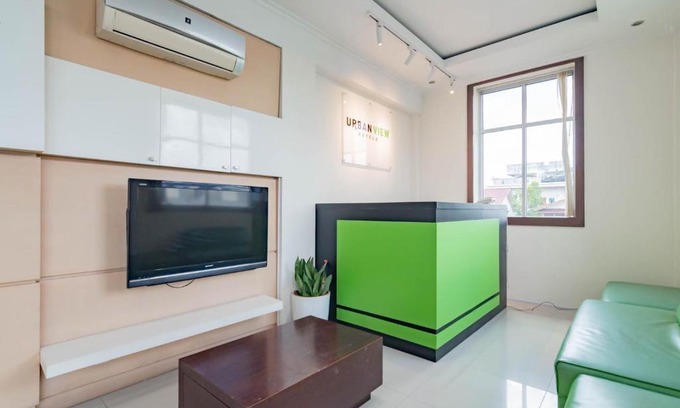 Pontianak Hotel | Urbanview Hotel Syariah Dapen Pontianak by RedDoorz