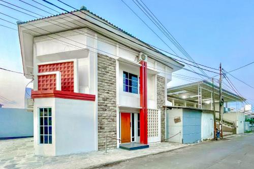 West Cirebon Hotel | Urbanview Syariah Oemah Isun Homestay Cirebon by RedDoorz